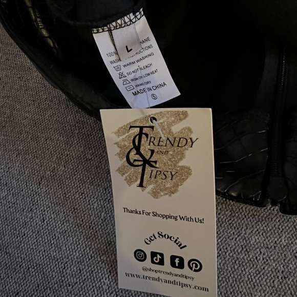 Trendy and Tipsy Late Night Skirt - Picture 4 of 4